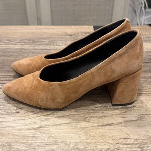Elegant Tan Suede Block Heel Pumps